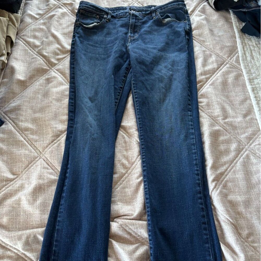 Levi's: Classic Slim Leg Dark Wash Denim Jeans Women's Size 14/32 - Like New